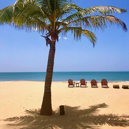 Khomba Beach House Alankuda Bagian luar foto