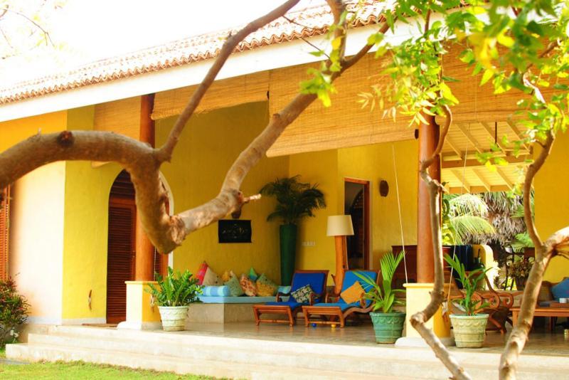 Khomba Beach House Alankuda Bagian luar foto