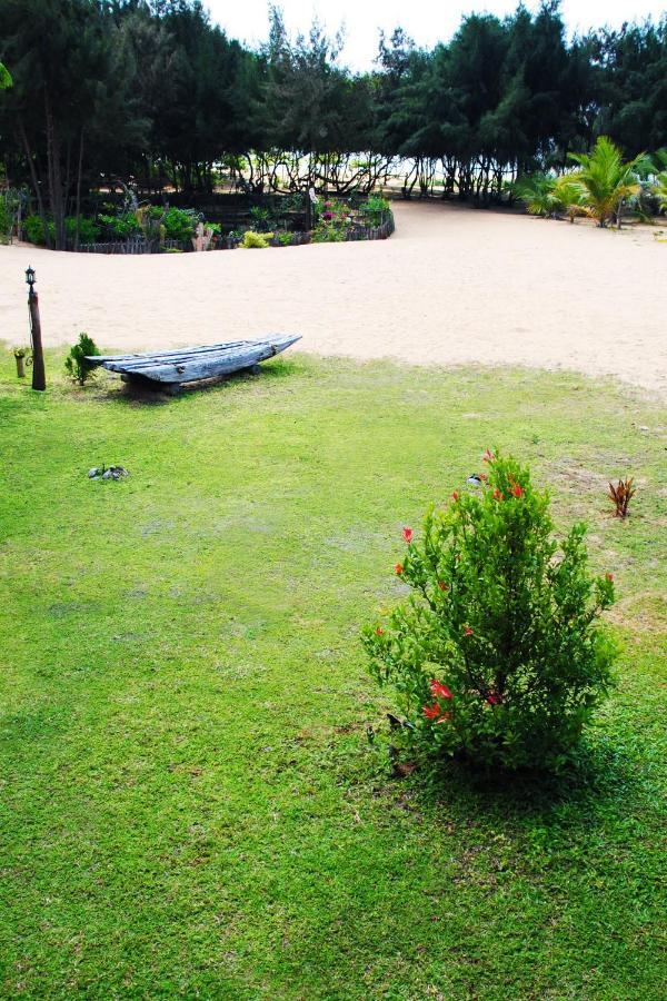 Khomba Beach House Alankuda Bagian luar foto
