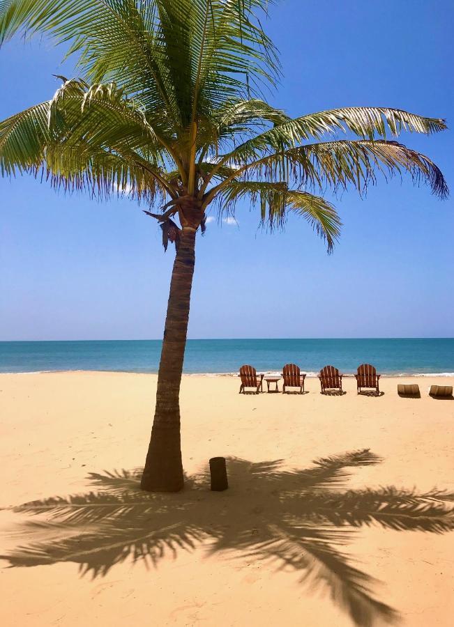 Khomba Beach House Alankuda Bagian luar foto