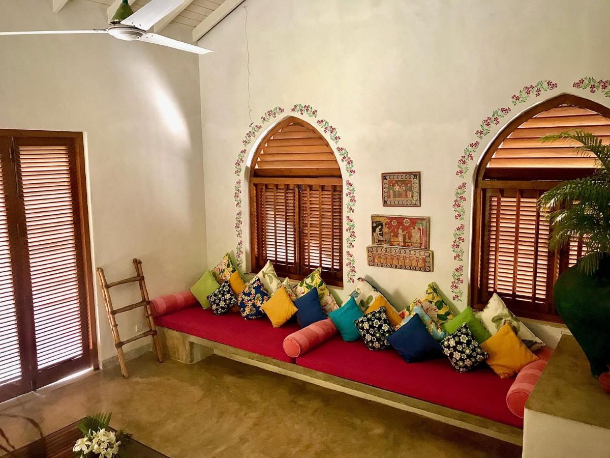 Khomba Beach House Alankuda Bagian luar foto