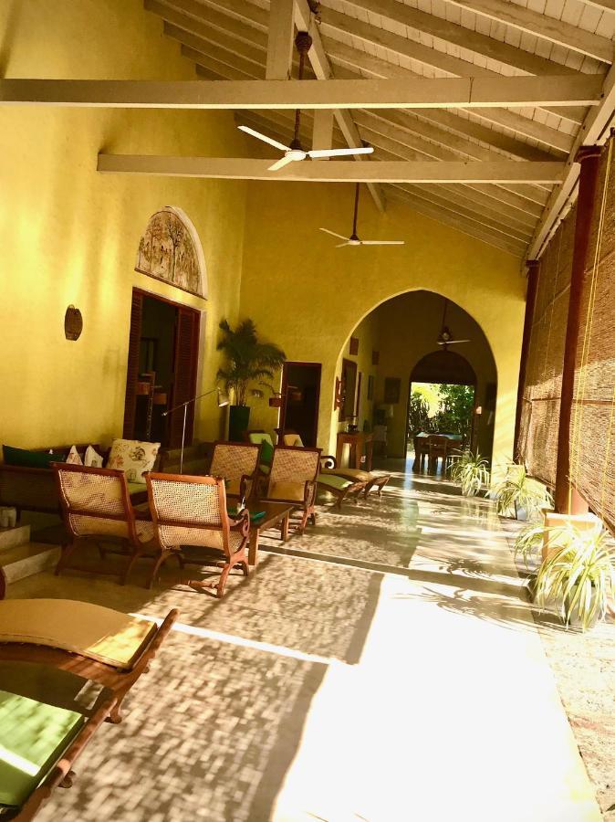 Khomba Beach House Alankuda Bagian luar foto